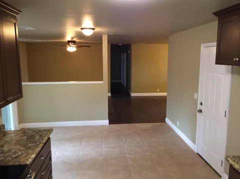 354 Ellis St, Redding, CA 96001 photo 10