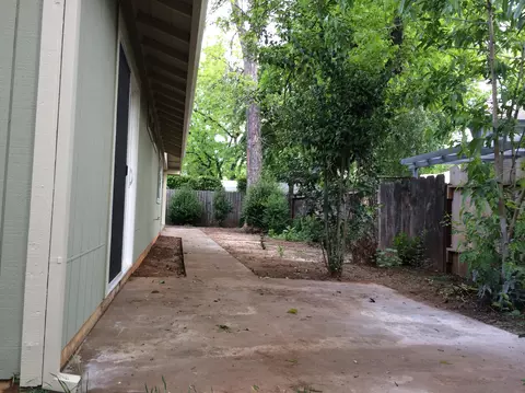 354 Ellis St, Redding, CA 96001 photo 20