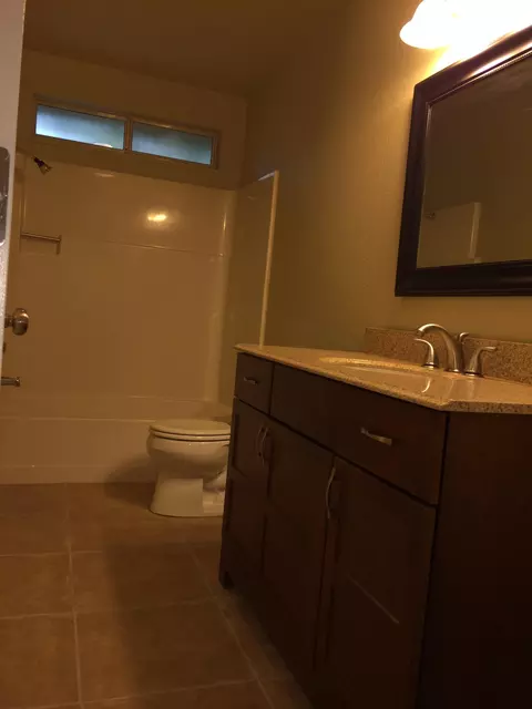 354 Ellis St, Redding, CA 96001 photo 5