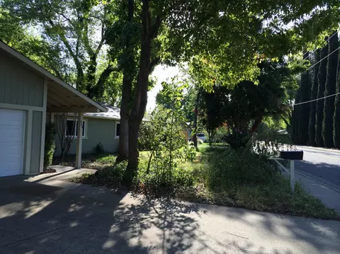 354 Ellis St, Redding, CA 96001 photo 25