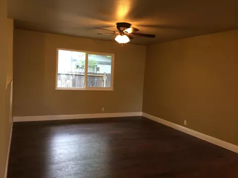 354 Ellis St, Redding, CA 96001 photo 7