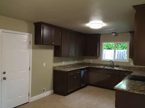354 Ellis St, Redding, CA 96001 photo 11