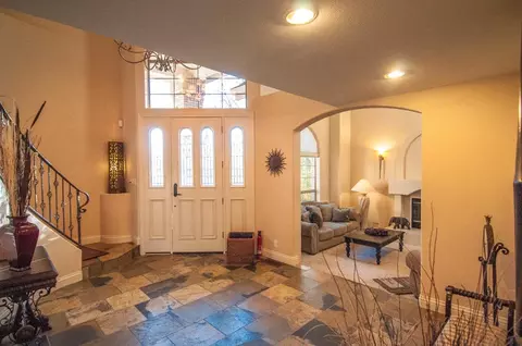 3742 Sunlight Ct, Redding, CA 96001 photo 3