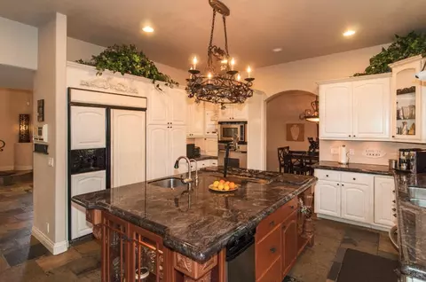 3742 Sunlight Ct, Redding, CA 96001 photo 10
