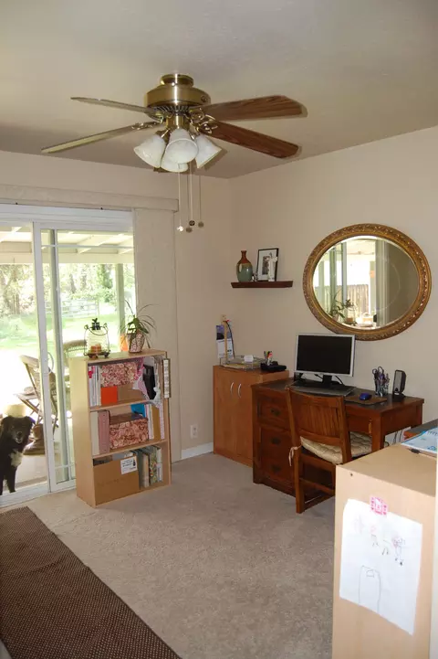 261 Branstetter Ln, Redding, CA 96001 photo 3