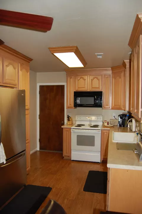261 Branstetter Ln, Redding, CA 96001 photo 9