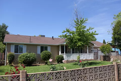 2892 Blue View St, Redding, CA 96002 photo 2