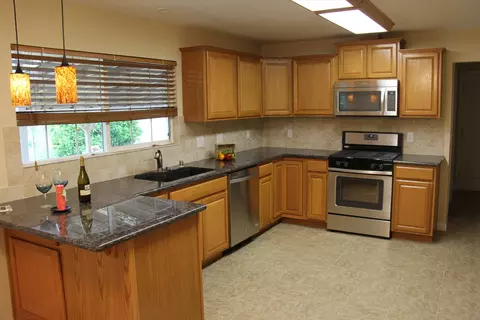 2892 Blue View St, Redding, CA 96002 photo 4