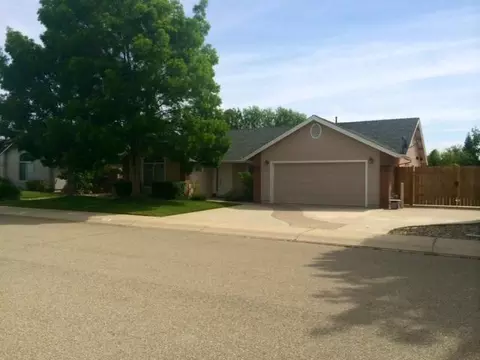 2857 Foxglove, Redding, CA 96001 photo 1