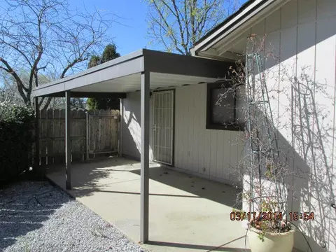 2071 Paris Ave, Redding, CA 96001 photo 2