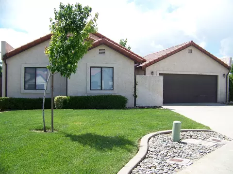 837 Tanglewood Dr, Redding, CA 96003 photo 1