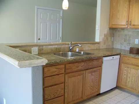 837 Tanglewood Dr, Redding, CA 96003 photo 5