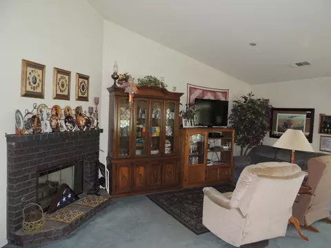 1495 Hominy Way, Redding, CA 96003 photo 3