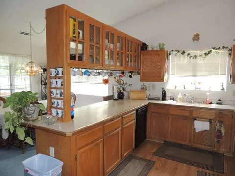 1495 Hominy Way, Redding, CA 96003 photo 4