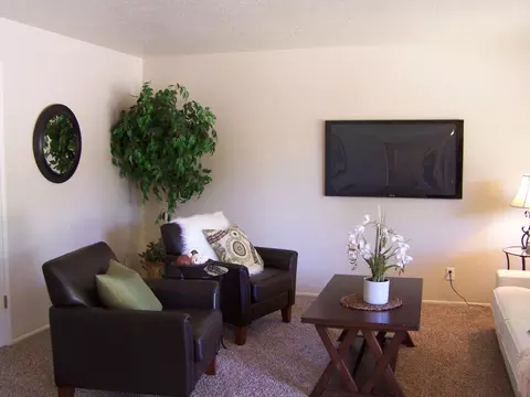 2461 Galaxy Way, Redding, CA 96002 photo 4