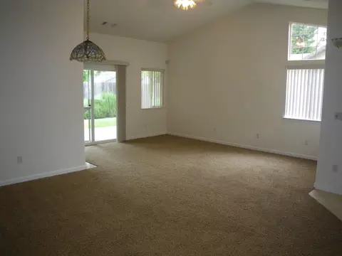 245 Mammoth Path, Redding, CA 96003 photo 2