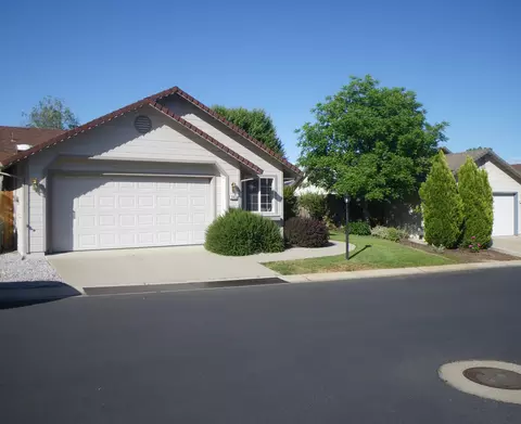 245 Mammoth Path, Redding, CA 96003 photo 1