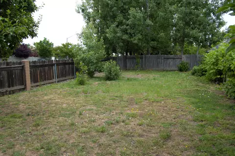 589 Armando Ave, Redding, CA 96003 photo 10