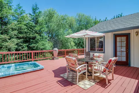 582 Martinique Cir, Redding, CA 96003 photo 27