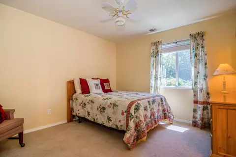 582 Martinique Cir, Redding, CA 96003 photo 14