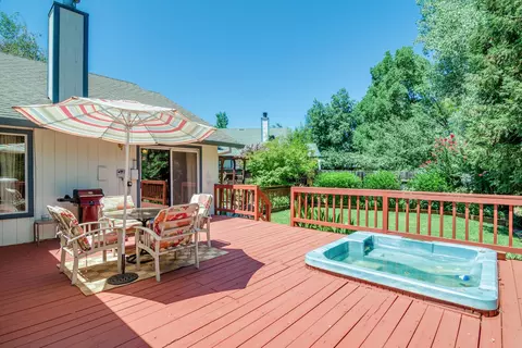 582 Martinique Cir, Redding, CA 96003 photo 26