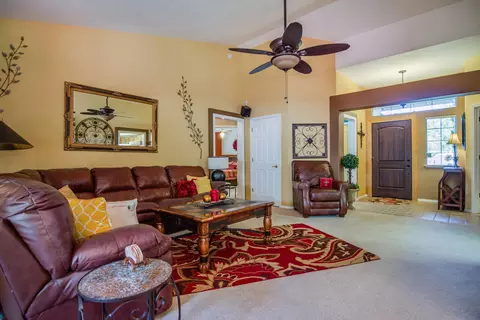 582 Martinique Cir, Redding, CA 96003 photo 7