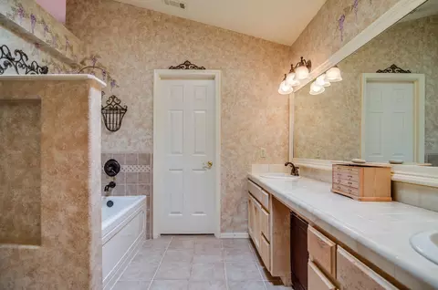 582 Martinique Cir, Redding, CA 96003 photo 16