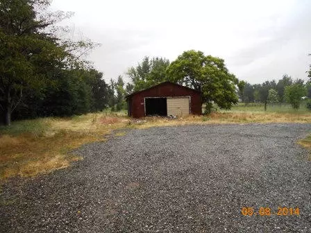 6953 Dixie Ln, Redding, CA 96002 photo 2