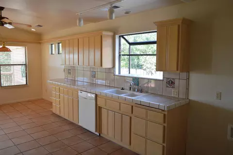 4177 Villa Dr, Redding, CA 96001 photo 2