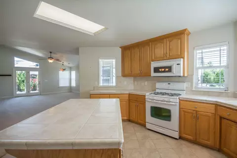 685 Mammoth Path, Redding, CA 96003 photo 5