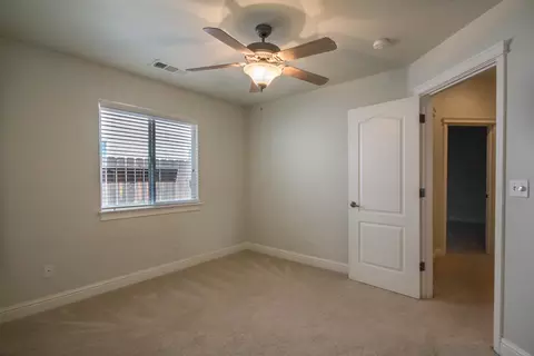 685 Mammoth Path, Redding, CA 96003 photo 8