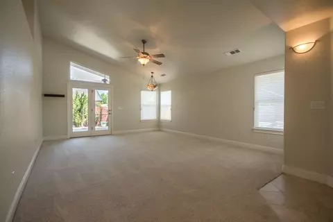 685 Mammoth Path, Redding, CA 96003 photo 4