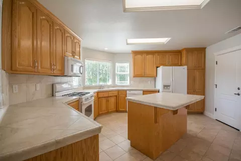 685 Mammoth Path, Redding, CA 96003 photo 3
