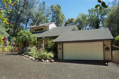 13595 Phaedra Ln, Redding, CA 96003 photo 1