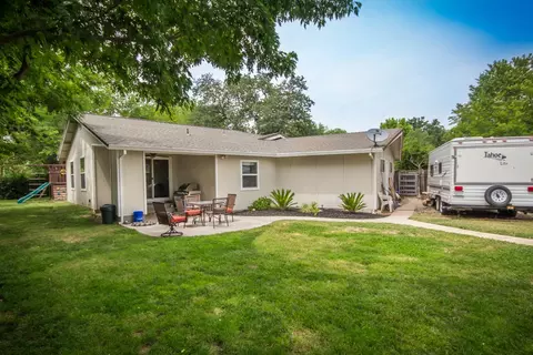 2075 Carpenter Ln, Redding, CA 96002 photo 2