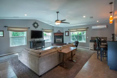 2075 Carpenter Ln, Redding, CA 96002 photo 4