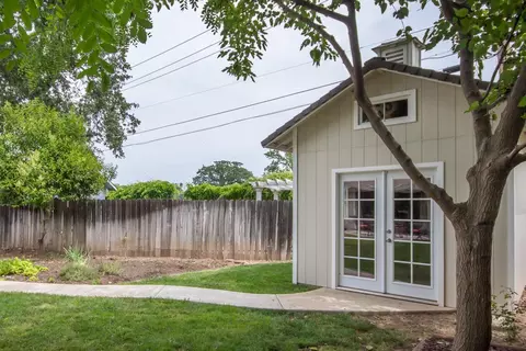 2075 Carpenter Ln, Redding, CA 96002 photo 16