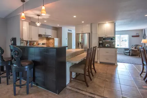 2075 Carpenter Ln, Redding, CA 96002 photo 6