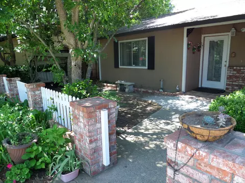 1111 Dominion Dr, Redding, CA 96002 photo 2