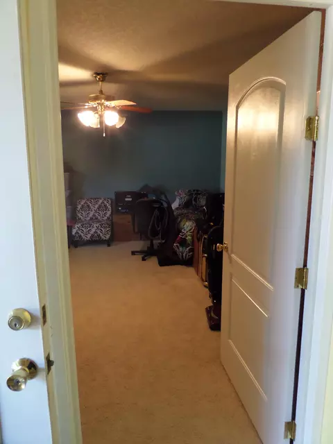 1111 Dominion Dr, Redding, CA 96002 photo 4