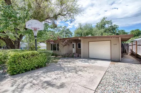 3320 Crest Dr, Anderson, CA 96007 photo 2