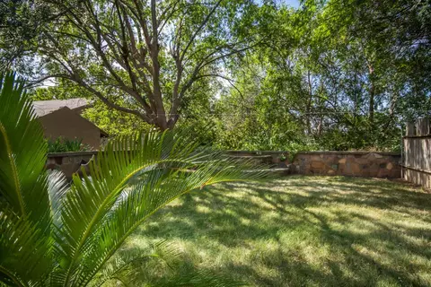 2630 Heather Ln, Redding, CA 96002 photo 2