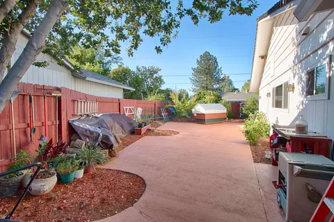 678 Gary Ct, Redding, CA 96002 photo 41