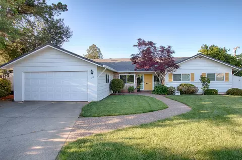 678 Gary Ct, Redding, CA 96002 photo 1