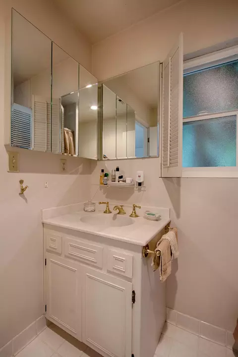 678 Gary Ct, Redding, CA 96002 photo 32