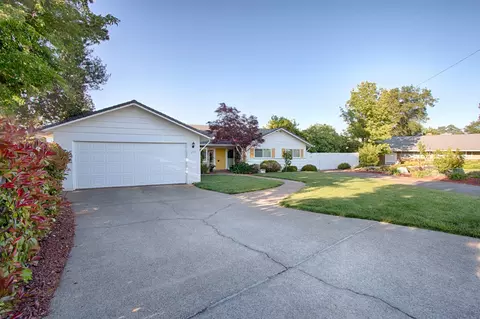 678 Gary Ct, Redding, CA 96002 photo 4