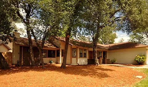 1758 Edgewood Dr, Redding, CA 96003 photo 1