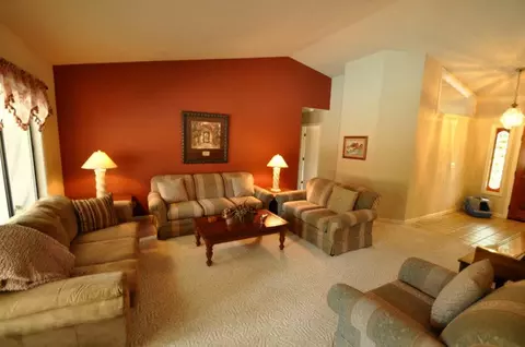 1758 Edgewood Dr, Redding, CA 96003 photo 3