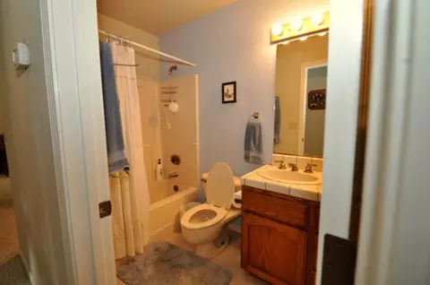 1758 Edgewood Dr, Redding, CA 96003 photo 9