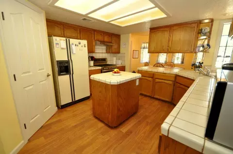 1758 Edgewood Dr, Redding, CA 96003 photo 5